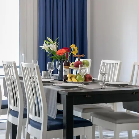 Apartment Brand New In The Heart Of The