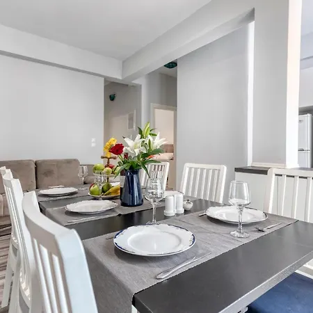 Brand New In The Heart Of The Apartment