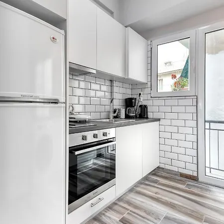 Brand New In The Heart Of The Apartment *