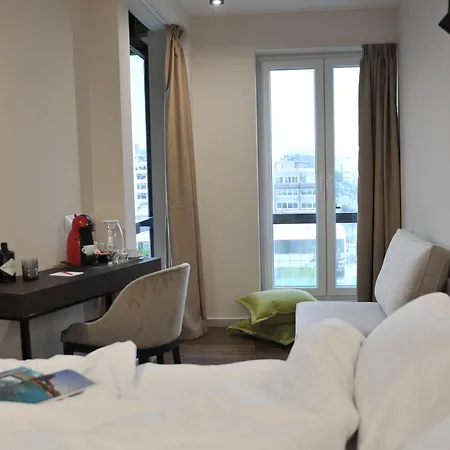 B4b 365 Hotel Atenas