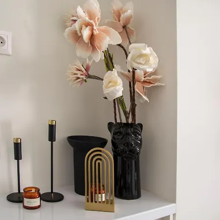 Athenian Sensations And In The Heart Of Apartment *