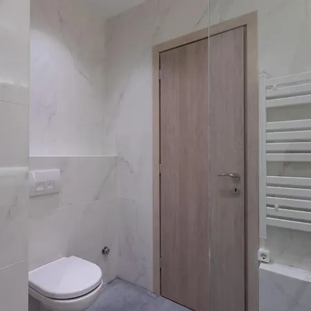 Luxurious Family In The Heart Of Athens
