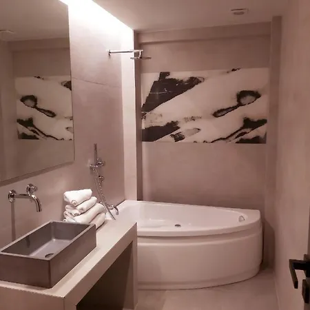 The Link Apartman *
