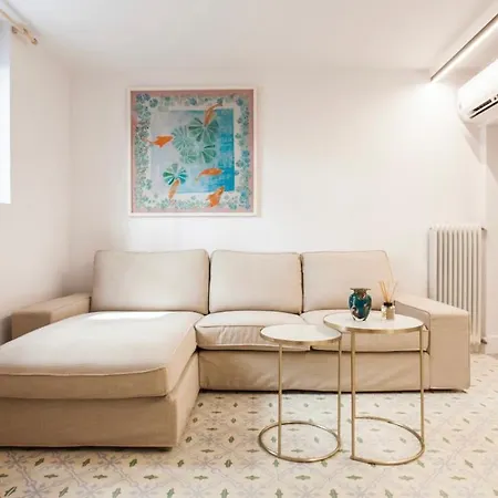 Athos 18 Kolonaki Square Central!!! * Athens