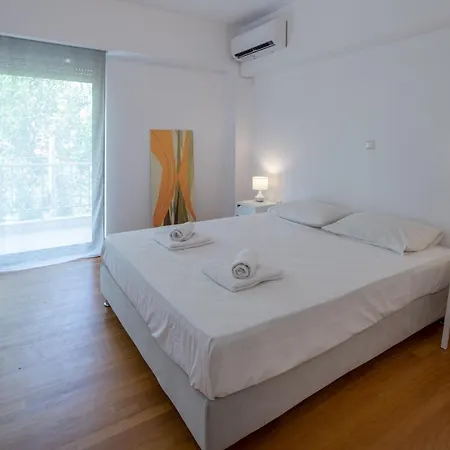 Apartment Hippocrates