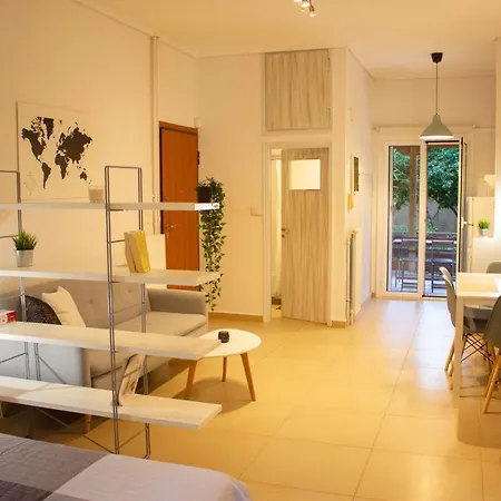 Cozy In Glyfada Apartment