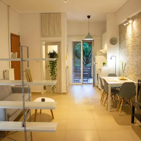 Cozy In Glyfada Apartment Athens
