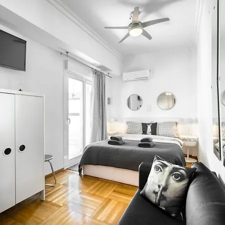 The Cactus With Large Sunny Balcony Apartment