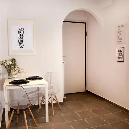 Modern 100 M.from Archaeological Museum! Apartamento Atenas