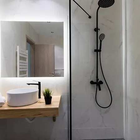 Luxurious Family In The Heart Of Appartamento Atene