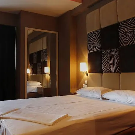 Lacoba Hotel 2*