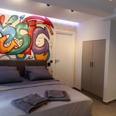 Apartment Triple A - Graffiti Homage In Psirri Square - Free Parking! Athens