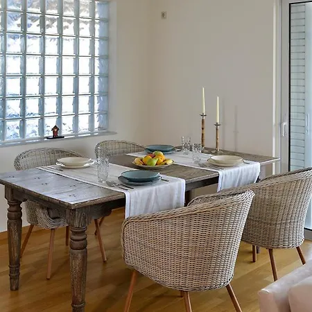 Boutique Penthouse Next To Stavros Niarchos Foundation *