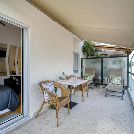 The Cactus With Large Sunny Balcony Apartment