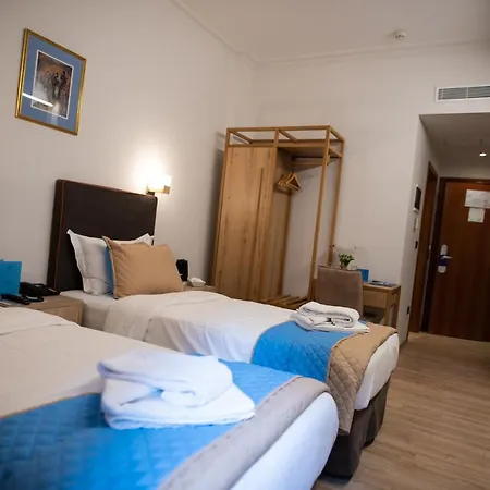 Anastazia Luxury & 2*