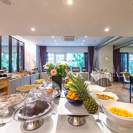 Hotel Polis Grand 4*