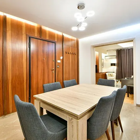 In Historical Plaka Located, Fully Renovated Apartment