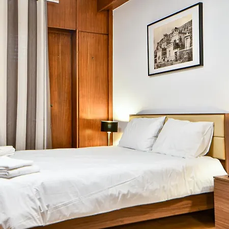 In Historical Plaka Located, Fully Renovated Apartment *
