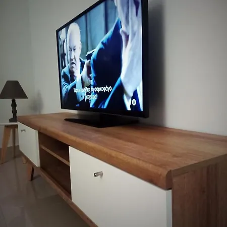 Apartment Center, Metro Metaxourgeio *