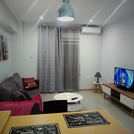 Apartment Center, Metro Metaxourgeio *