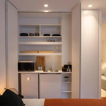Phaedrus Living: Centre Luxury Flat Mavromichali Апартаменты Афины
