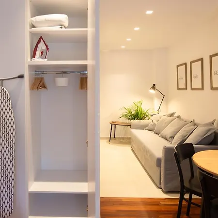 Phaedrus Living: Centre Luxury Flat Mavromichali Apartment Athens