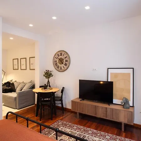 Apartment Phaedrus Living: Centre Luxury Flat Mavromichali *