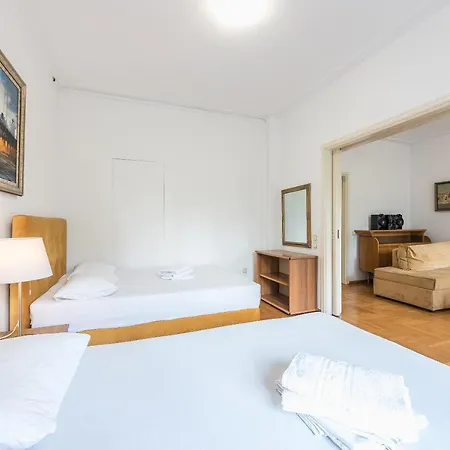 Victoria Plaza Palace Apartment Athens