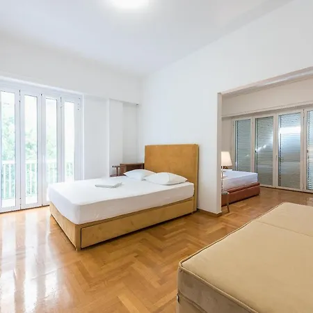Victoria Plaza Palace Apartment