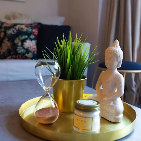 Ermou Central Suites *