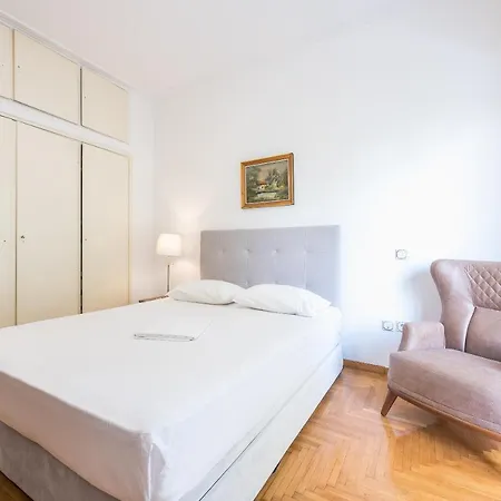 Victoria Plaza Palace Apartment *