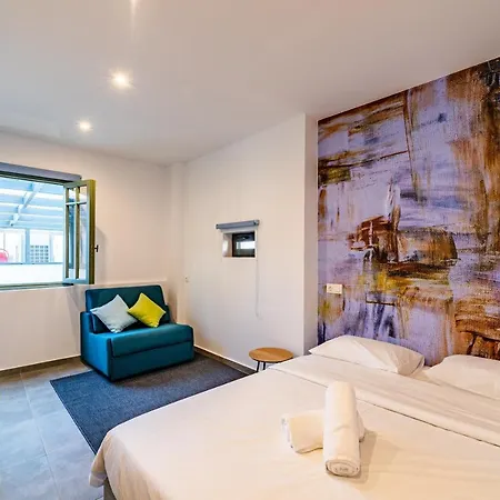 Hostal Hub *