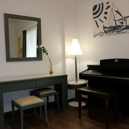 Stylish Apartment, Acropolis View * Athens