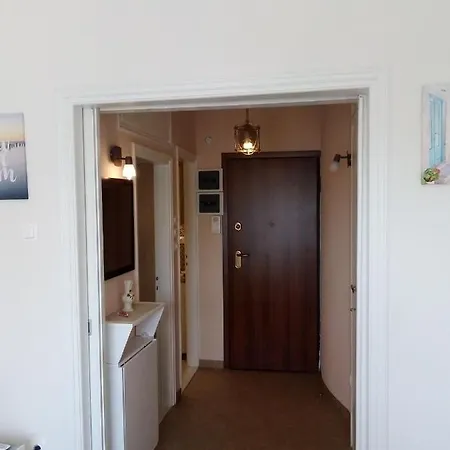 Sylvia' S Apartment *