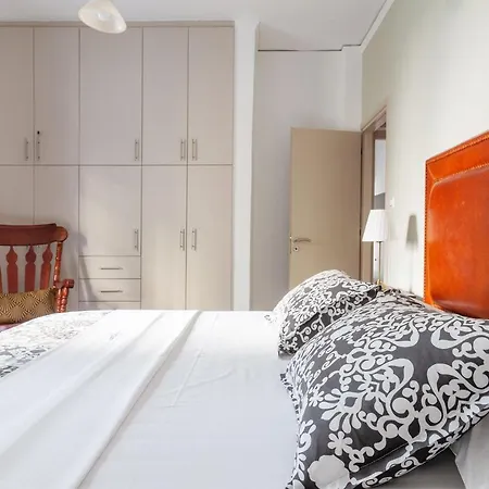 Kleio By Heloni Apartment *
