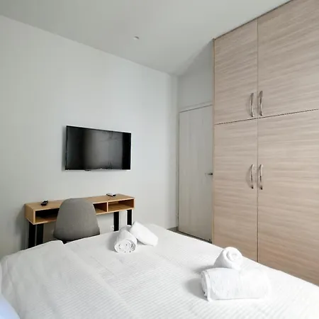 Poseidon Aparthotel 3*