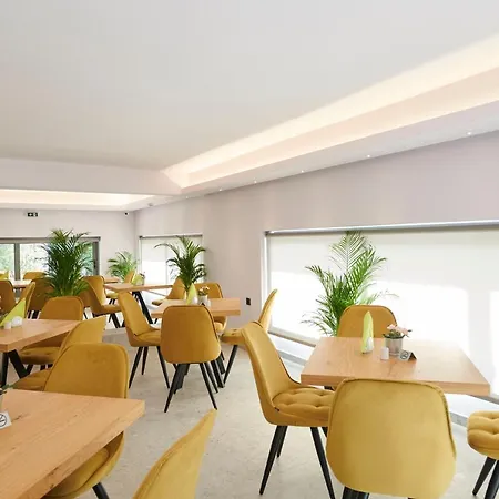 Hotel Meni &