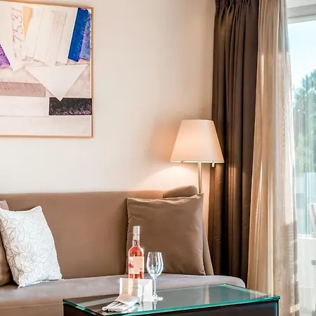 Somewhere Vouliagmeni Hotel