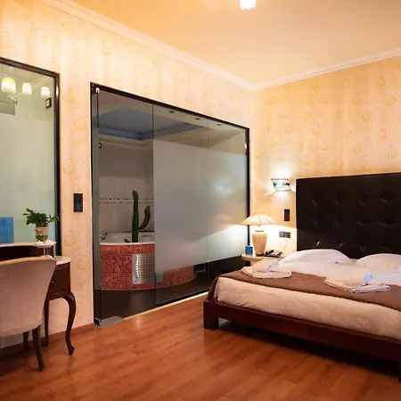 Anastazia Luxury & 2*