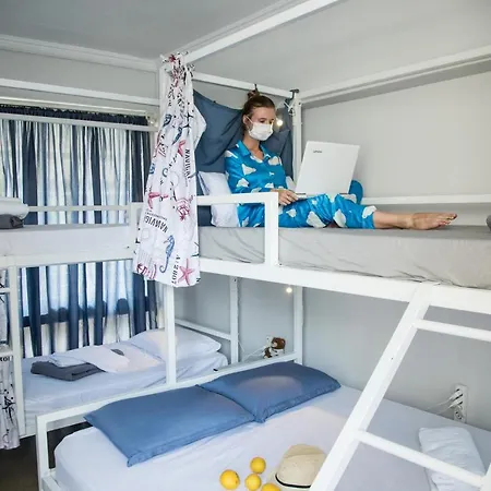 Hostel Thanasis Place *