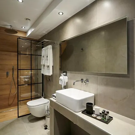 Hotel Meni & 3*