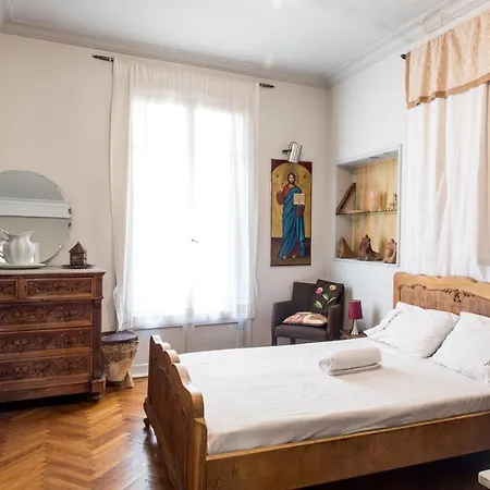 Esse Hotell *