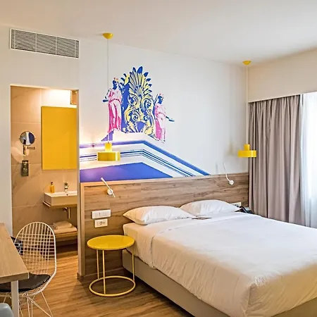 فندق إيبيس ستايلز أثينز روتس 4*