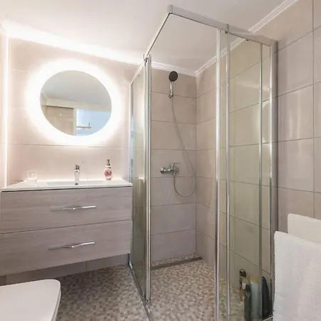 New! Bright & Remodeled 1bed 2min Walk To Acropolis Appartamento