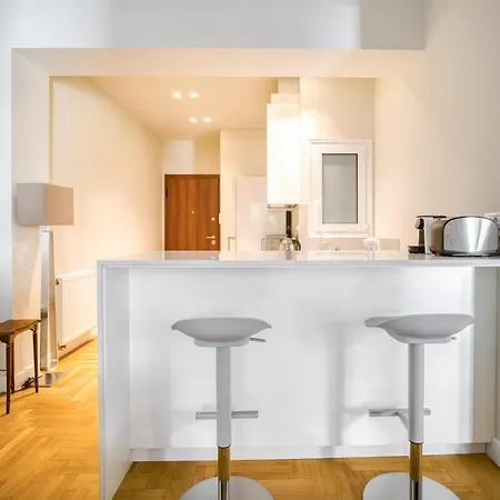 Apartment Lovely Sunlit 2 Bedroom 2 Bathroom Athens