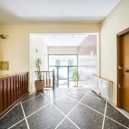 Lovely Sunlit 2 Bedroom 2 Bathroom *