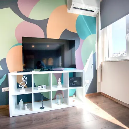Abstract Flat With Urban View *
