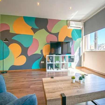 Apartment Abstract Flat With Urban View
