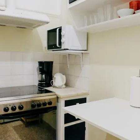 Newly Renovated Athenian With Balcony Apartment *