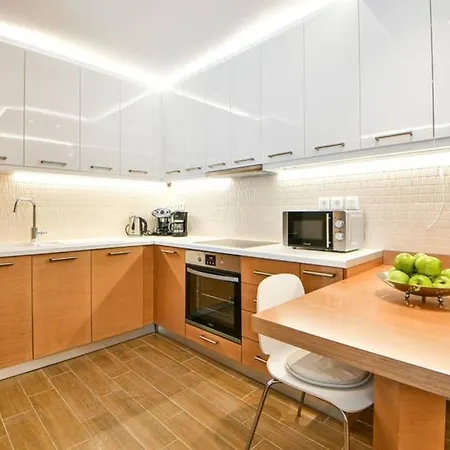 Modern Hospitality, With Private Garden, Apartment *